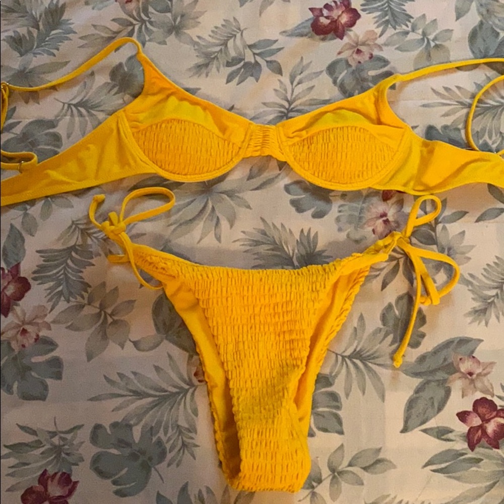 YELLOW BIKINI w/ BONUS BOTTOMS - NEW